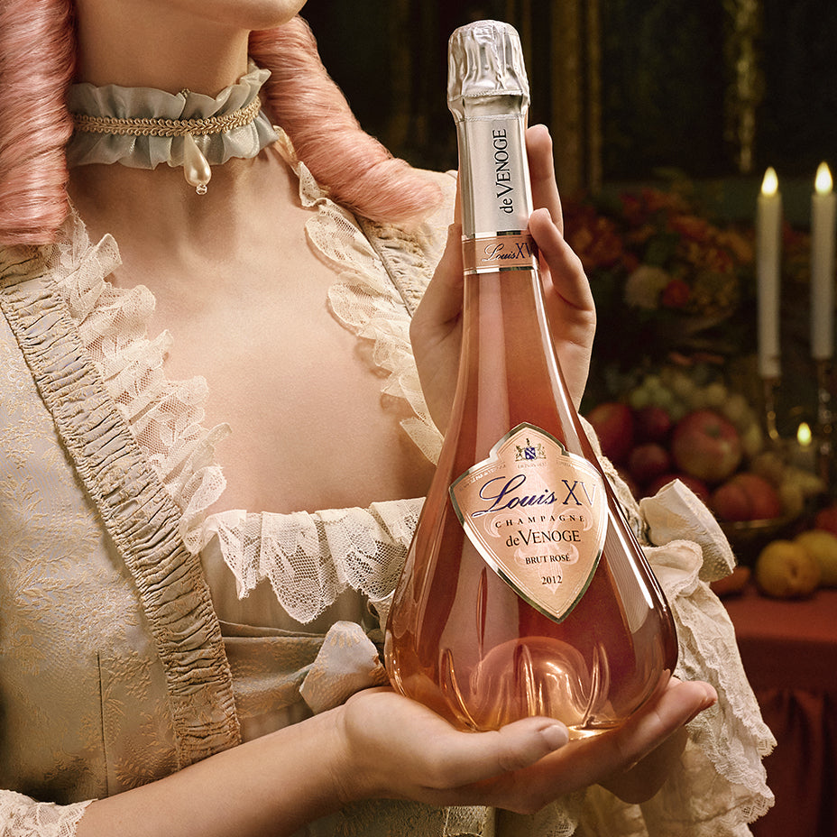 Louis XV 1722 Rosé: an enchanting, luxurious scent | Xerjoff